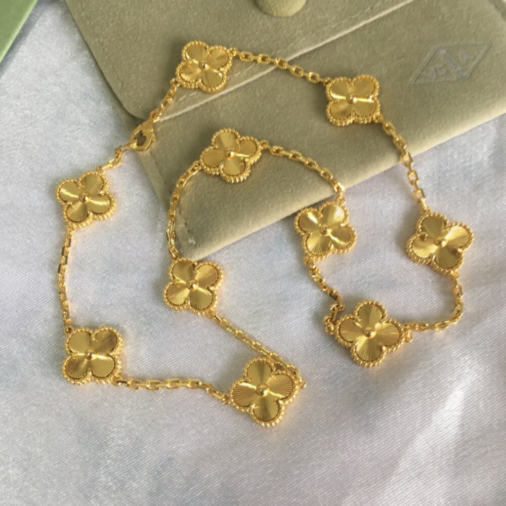 Van Cleef & Arpels 10 Motifs necklace for women
